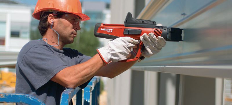 Smodniške kartuše DX Clean-Tec 6,8/18 M10 (dolge) Magazinirane dolge kartuše Clean-Tec kalibra .27, za uporabo s pištolami za žičnike na smodniški pogon, za pritrjevanje kovinskih plošč Vrste uporabe 1