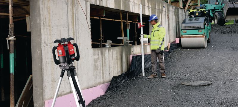 Nivelir z rotacijskim laserjem za zunanjo uporabo PR 2-HS A12 Robusten rotacijski laser za zunanjo uporabo s 360-stopinjsko zaščito pred udarci in Li-ion baterijo za hitro polnjenje, za uporabo na vodoravnih površinah ter za ročno uporabo Vrste uporabe 1