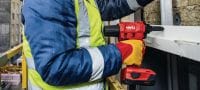 Baterijski stroj za kovičenje RT 6-A22 22-voltno baterijsko orodje za kovičenje z litij-ionskimi baterijami za inštalacijska dela in industrijsko proizvodnjo s kovicami do premera 4,8 mm (do 5 mm za aluminijaste kovice) Vrste uporabe 1