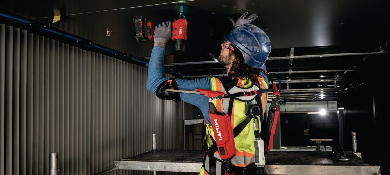 Baterijski stroj za kovičenje RT 6-22 Baterijski stroj za kovičenje za hitro nameščanje oblog z malo napora in izdelavo kovin z zakovicami iz jekla ali aluminija (baterijska platforma Nuron) Vrste uporabe 1