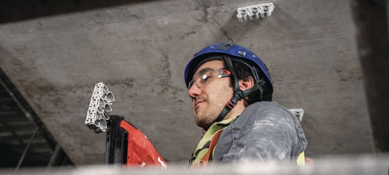 Večnamenska sponka X-FC MX Nastavljiva elektro spona, optimizirana za magazinirane žičnike, združljiva z različnimi načini pritrjevanja, osnovnimi materiali in premeri elektro vod Vrste uporabe 1