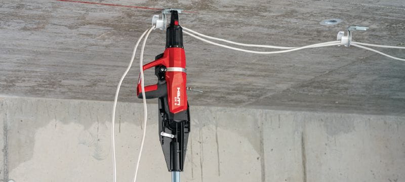 Žičnik na smodniški pogon DX 6-F8 Vsestransko uporaben popolnoma avtomatski žebljalnik na smodniški pogon za posamične pritrdilne elemente Vrste uporabe 1