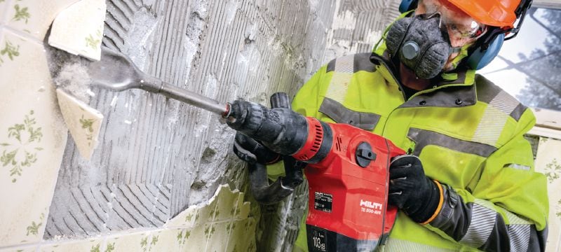 Udarno kladivo TE 500-AVR SDS-Max Vsestransko rušilno kladivo SDS Max (TE-Y) za nezahtevno dletenje v beton in opeko, z aktivno redukcijo vibracij (AVR) Vrste uporabe 1