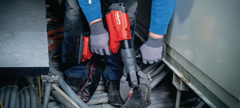 Baterijski rezalnik bakrenih/aluminijastih kablov NCT 85 C-22 Baterijski rezalnik Nuron s pištolsko obliko ročaja za rezanje bakrenih in aluminijastih kablov do 80 mm Vrste uporabe 1