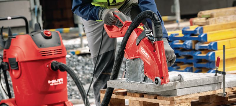Električni rezalnik DCH 300-X Ročna električna diamantna rezalka za mokro in suho rezanje – za rezanje do globine 120 mm z listom premera 305 mm Vrste uporabe 1
