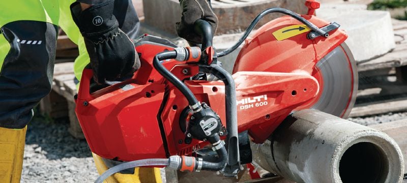 Bencinska žaga DSH 600-X (300 mm) Kompaktna in lahka bencinska žaga (63 cm3) z ročajem na vrhu in lomom lista – globina rezanja do 120 mm z listi premera 300 mm za beton, opeko in kovino Vrste uporabe 1