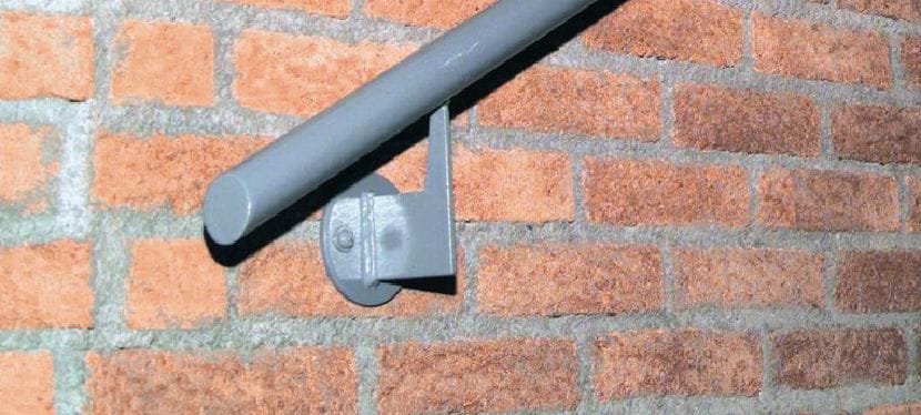 Plastično sidro za okvirje HRD-C Vnaprej sestavljeno plastično sidro z vijakom za pritrjevanje v beton in opeko (karbonsko jeklo, ugrezna glava) Vrste uporabe 1