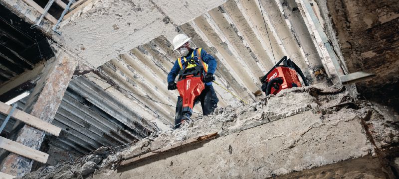 Baterijsko pnevmatsko kladivo TE 2000-22 Zmogljivo in lahko baterijsko pnevmatsko kladivo za razbijanje betona in druga rušilna dela (baterijska platforma Nuron) Vrste uporabe 1