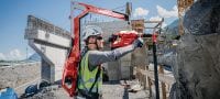 Balanser orodja EXO-T-22 Nosljiv balanser gradbenega orodja z aktivno porazdelitvijo teže za breztežnostno rokovanje med težkimi rušilnimi deli in vrtanjem (baterijska platforma Nuron) Vrste uporabe 2
