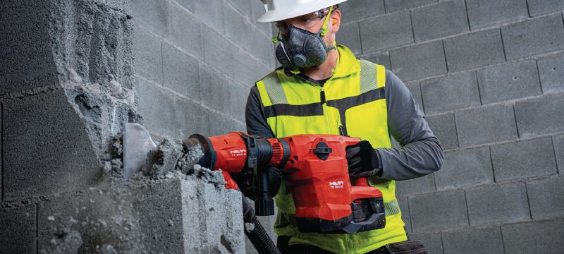 Te 500-22 SDS-Max baterijski udarno kladivo Baterijsko rušilno in udarno kladivo SDS Max (TE-Y) z aktivno redukcijo vibracij za dletenje v beton in opeko (baterijska platforma Nuron) Vrste uporabe 1